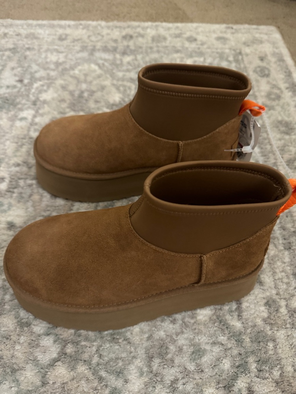 NEW UGG Chunky Platform Suede Ankle Boots in Chestnut Brown - Picture 3 of 6